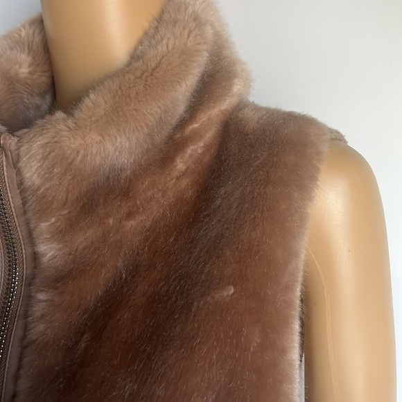 Armani Exchange Faux Fur Vest Sz Medium - Picture 6 of 16